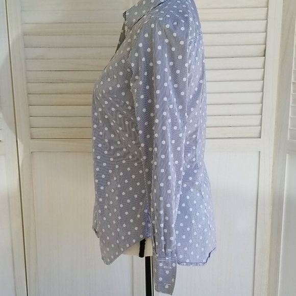 🍀Ann Taylor, gray & white striped shirt size 4 - Picture 6 of 9